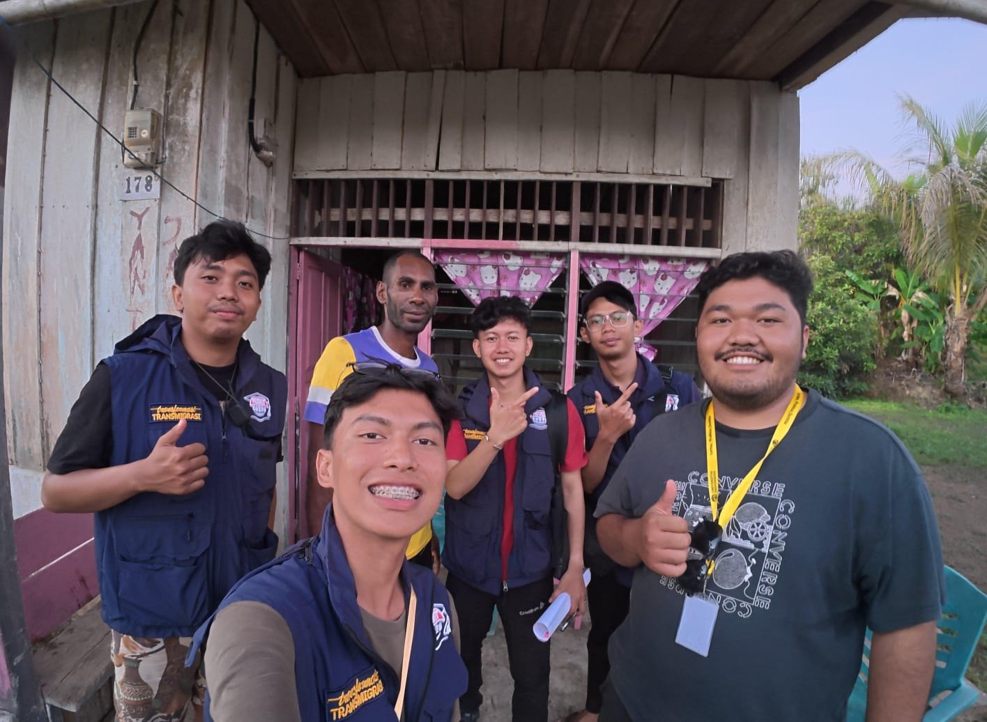 Foto tim utama